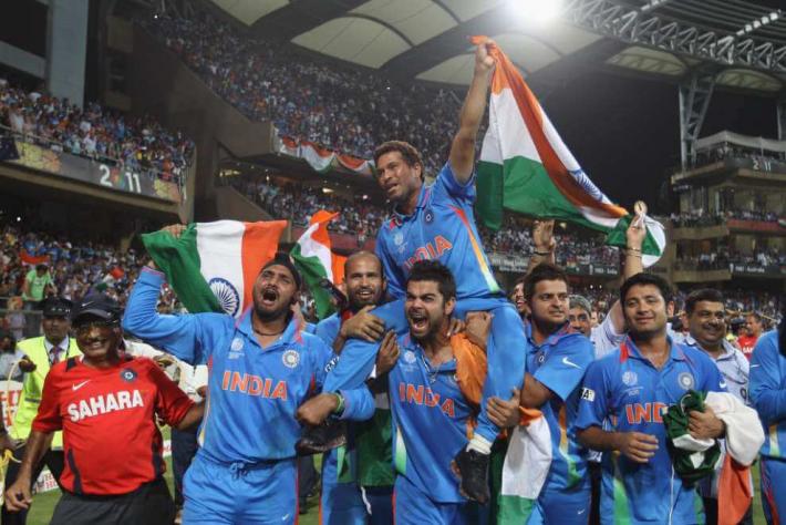 Sachin On Shoulder after winning the 2011 World Cup