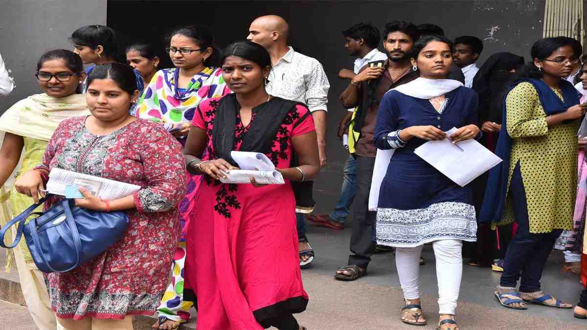 Get Quarantined In College And Give Your Exams Students Told By College Admin